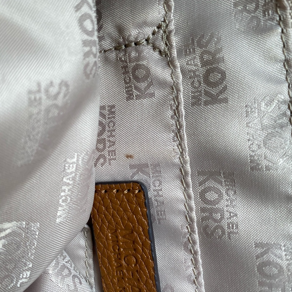 Handbag - Picture 6 of 8